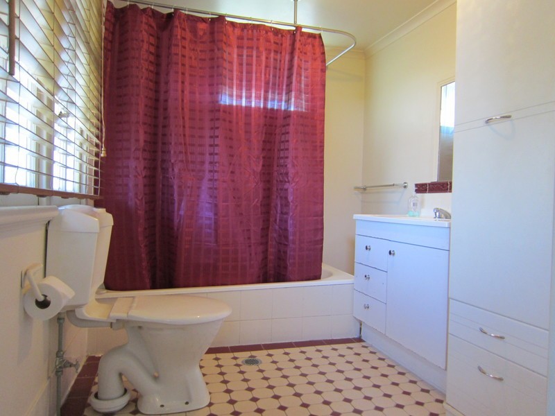 101 Pine Mountain Road, Brassall QLD 4305