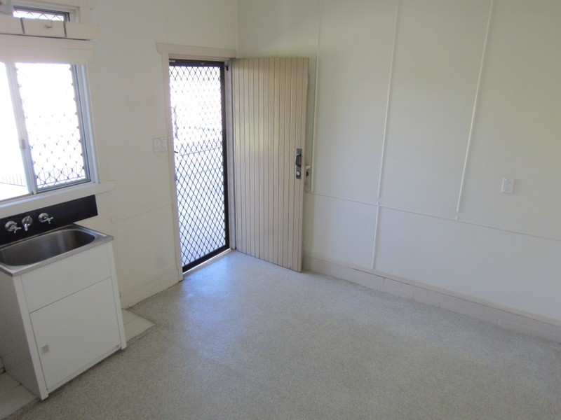 112 Aspinall Street, Leichhardt QLD 4305