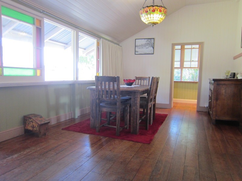85 Glebe Road, Silkstone QLD 4304