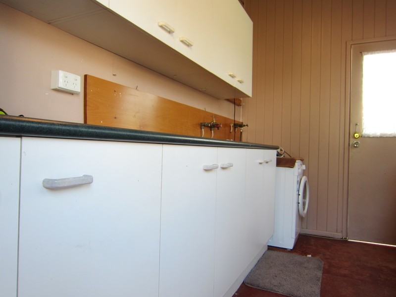 85 Glebe Road, Silkstone QLD 4304