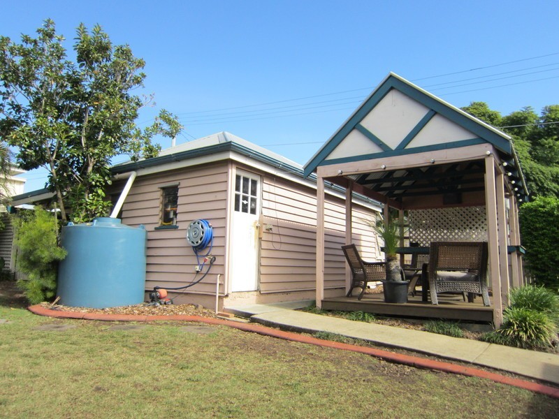 85 Glebe Road, Silkstone QLD 4304