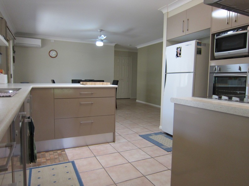 10 Rangeview Drive, Flinders View QLD 4305