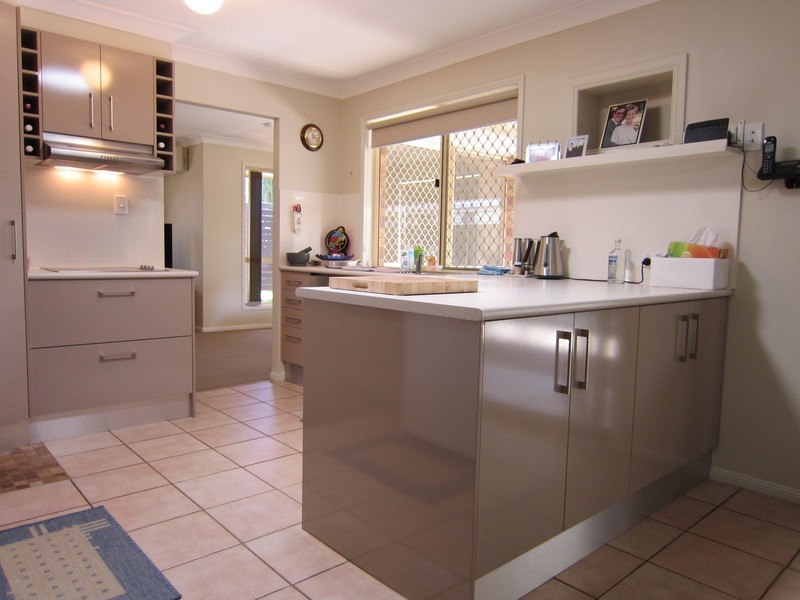 10 Rangeview Drive, Flinders View QLD 4305