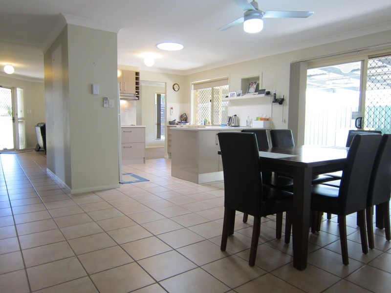 10 Rangeview Drive, Flinders View QLD 4305
