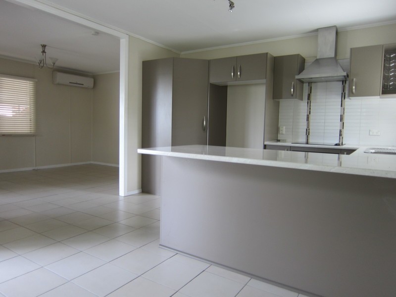 169 South Station Road, Silkstone QLD 4304