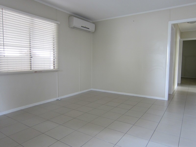 169 South Station Road, Silkstone QLD 4304