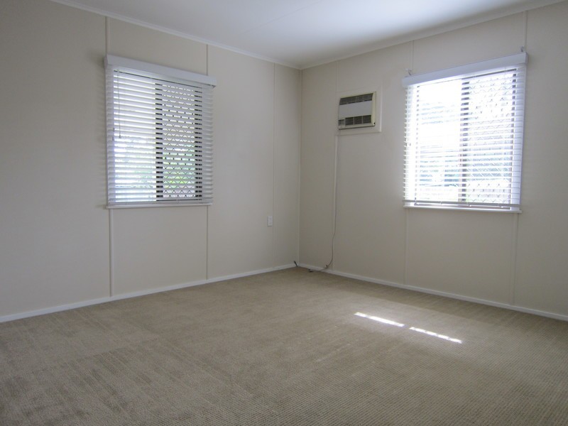 169 South Station Road, Silkstone QLD 4304