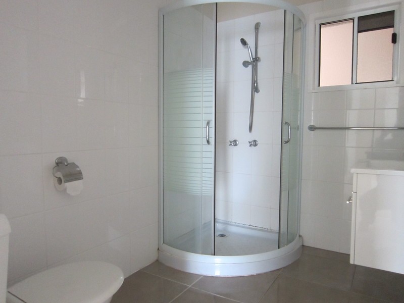 169 South Station Road, Silkstone QLD 4304