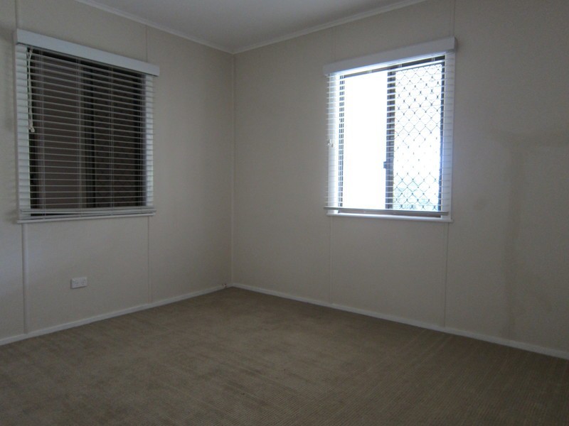 169 South Station Road, Silkstone QLD 4304