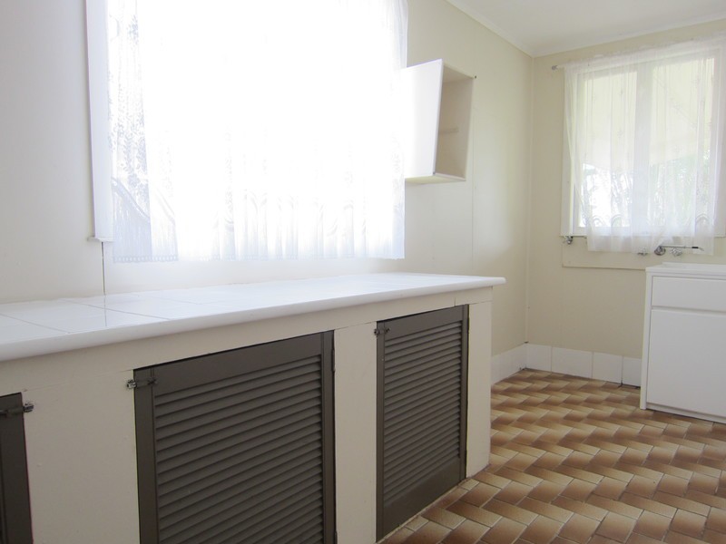 169 South Station Road, Silkstone QLD 4304