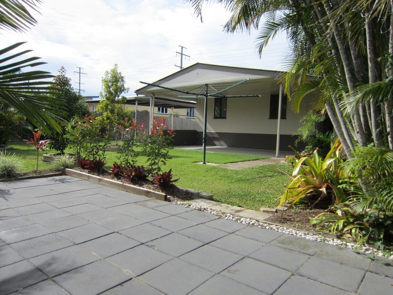 169 South Station Road, Silkstone QLD 4304