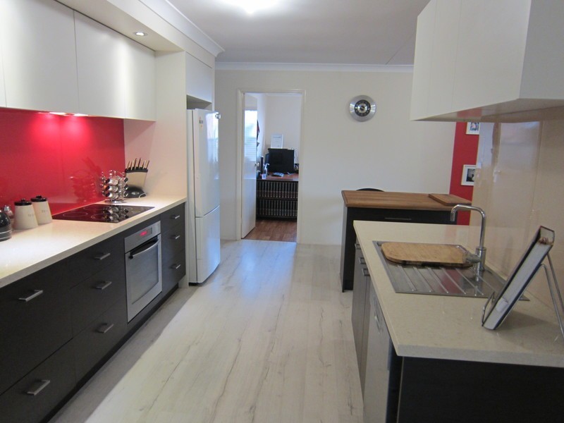 39 Burgess Street, Raceview QLD 4305