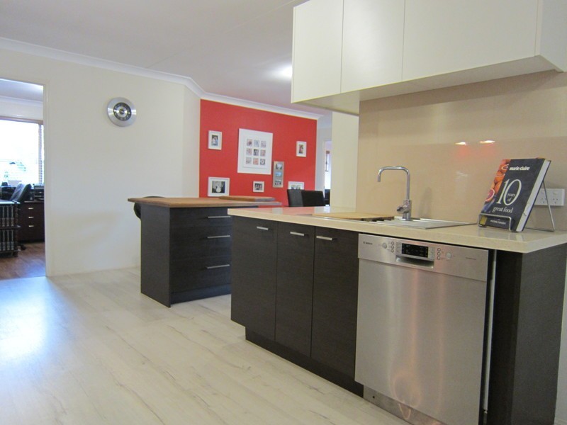 39 Burgess Street, Raceview QLD 4305