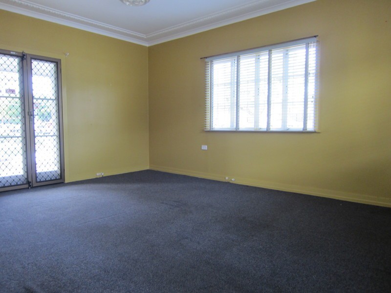 9 Gray Street, Ipswich QLD 4305