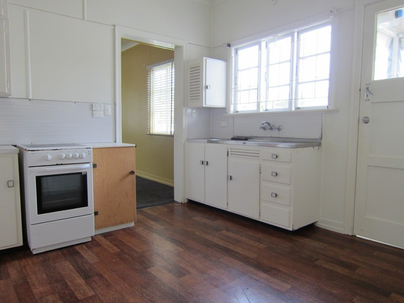 9 Gray Street, Ipswich QLD 4305