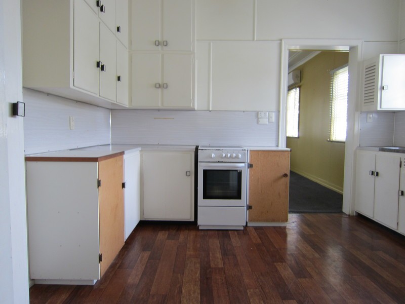 9 Gray Street, Ipswich QLD 4305