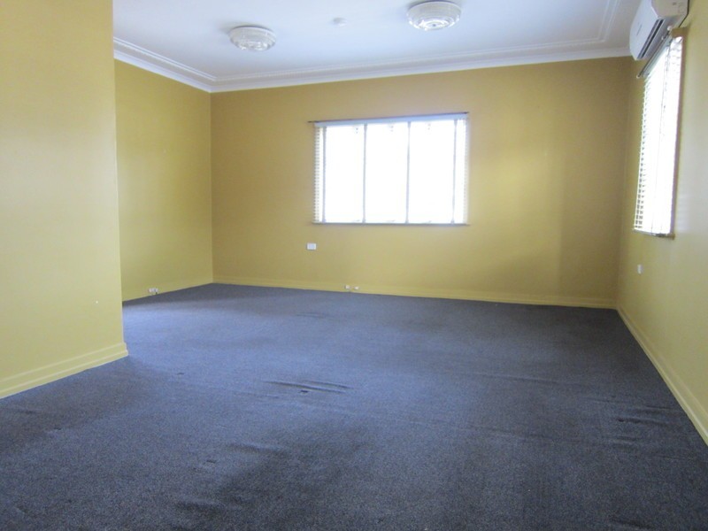 9 Gray Street, Ipswich QLD 4305