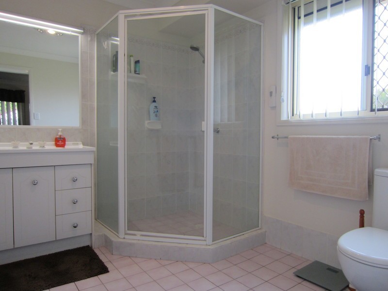 6 Japonica Court, Yamanto QLD 4305