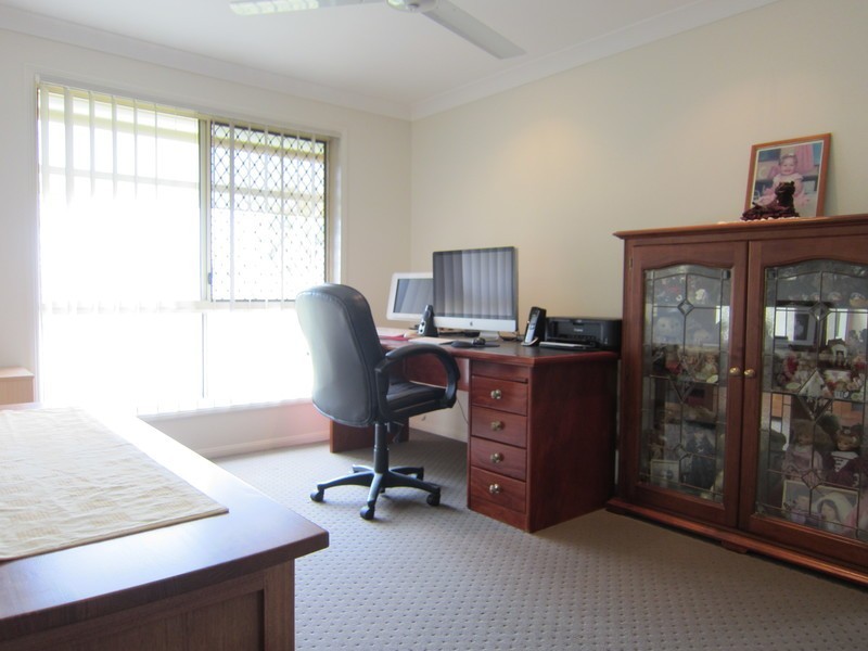 6 Japonica Court, Yamanto QLD 4305