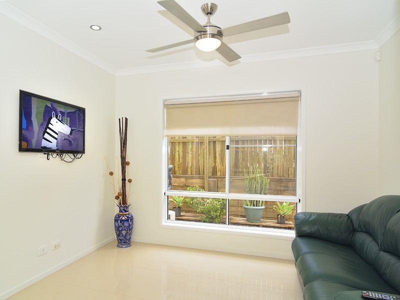 3 Azure Court, Deebing Heights QLD 4306