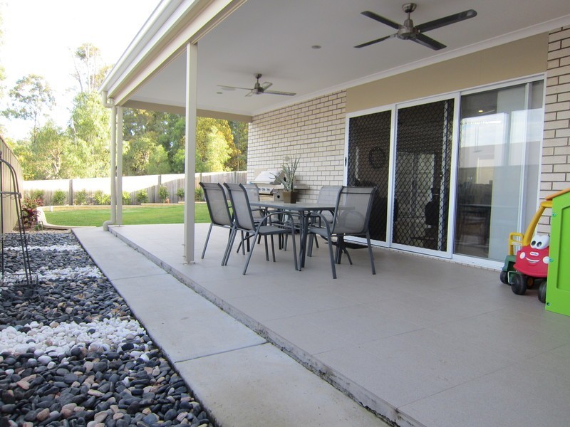 3 Azure Court, Deebing Heights QLD 4306