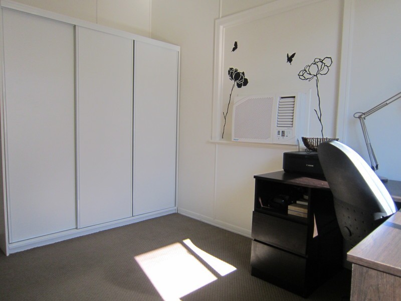 29 Margaret Street, Silkstone QLD 4304