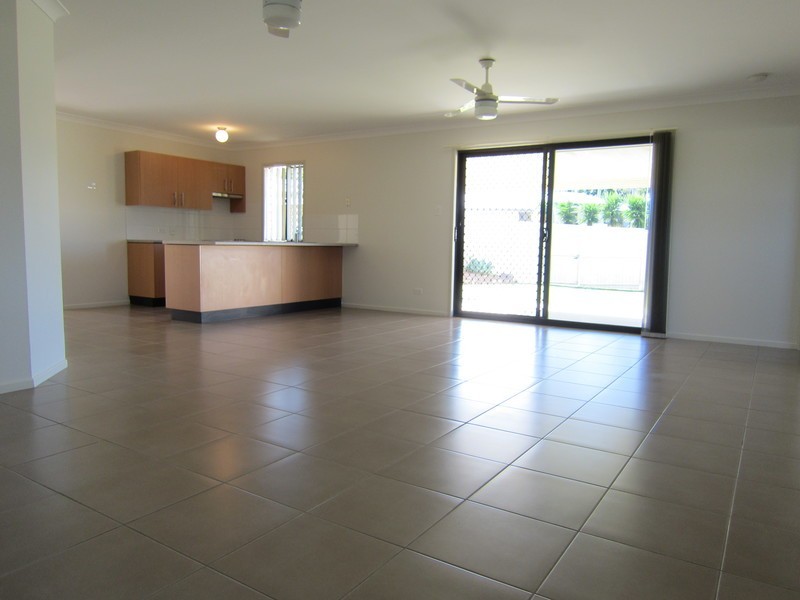 2 Burswood Close, Wulkuraka QLD 4305