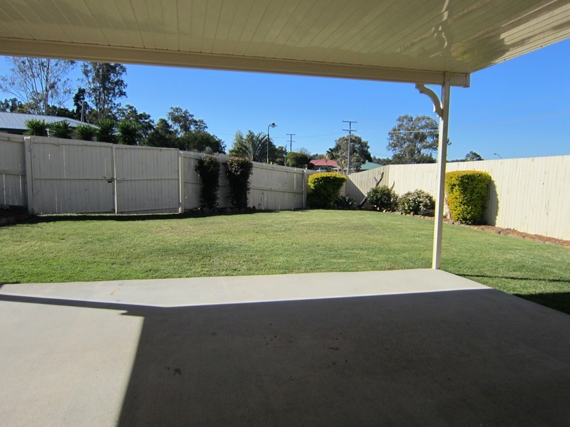 2 Burswood Close, Wulkuraka QLD 4305