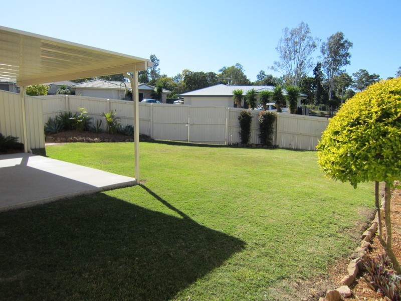 2 Burswood Close, Wulkuraka QLD 4305