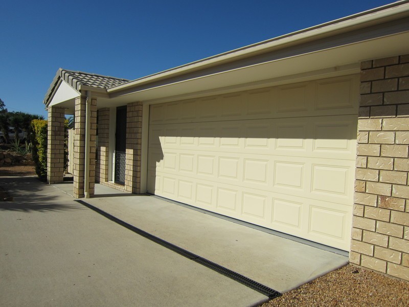 2 Burswood Close, Wulkuraka QLD 4305