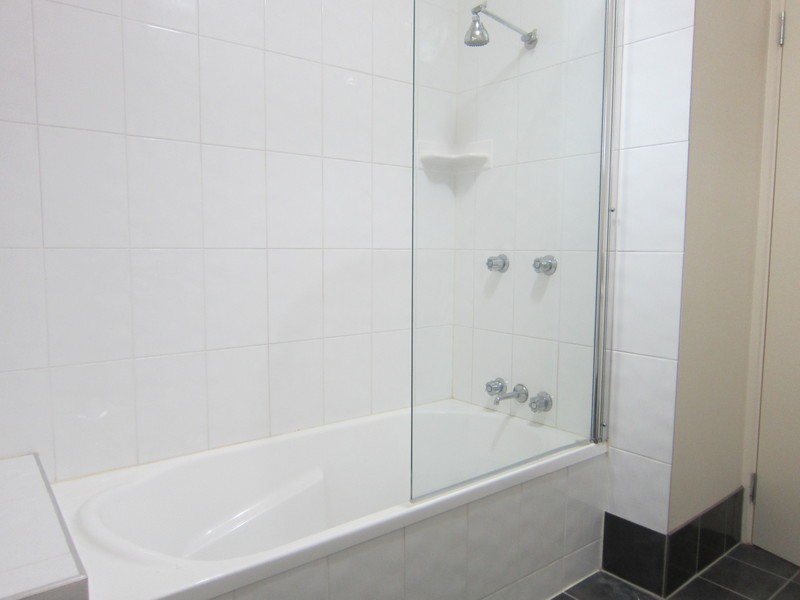 1 Grenville Street, Basin Pocket QLD 4305