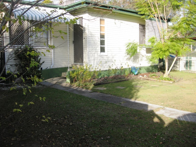 22 Vineyard Street, One Mile QLD 4305