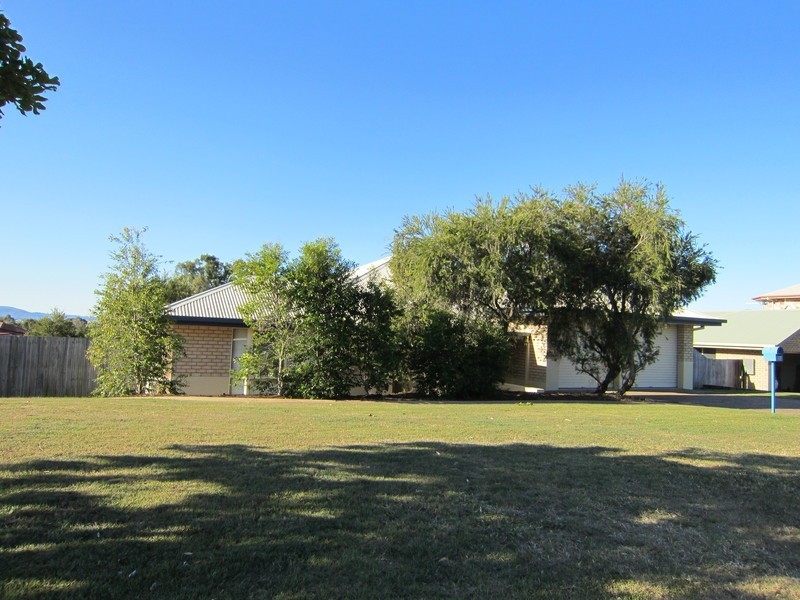 67 Willowtree Drive, Flinders View QLD 4305
