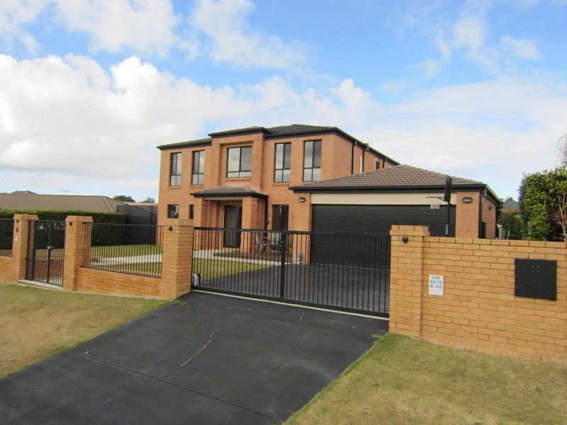 4 Redwood Place, Yamanto QLD 4305