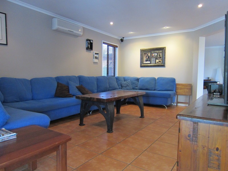 4 Redwood Place, Yamanto QLD 4305