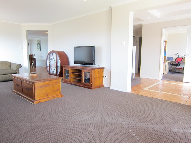 4 Redwood Place, Yamanto QLD 4305