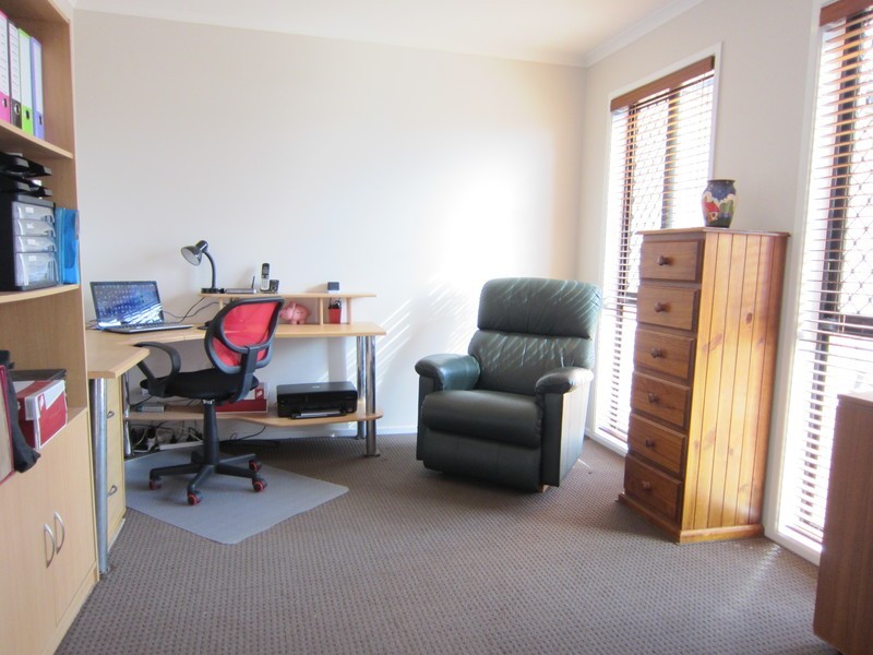 4 Redwood Place, Yamanto QLD 4305