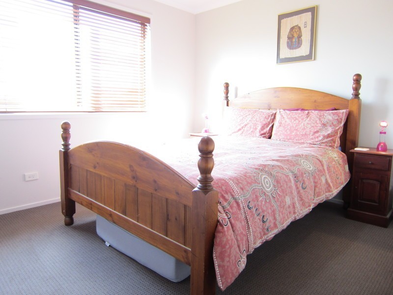 4 Redwood Place, Yamanto QLD 4305