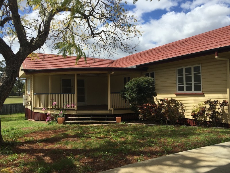 27 Denman Street, Leichhardt QLD 4305