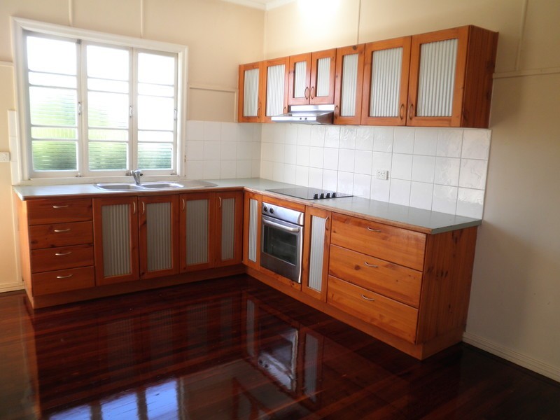 27 Denman Street, Leichhardt QLD 4305