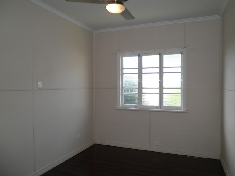 27 Denman Street, Leichhardt QLD 4305