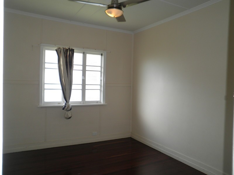 27 Denman Street, Leichhardt QLD 4305