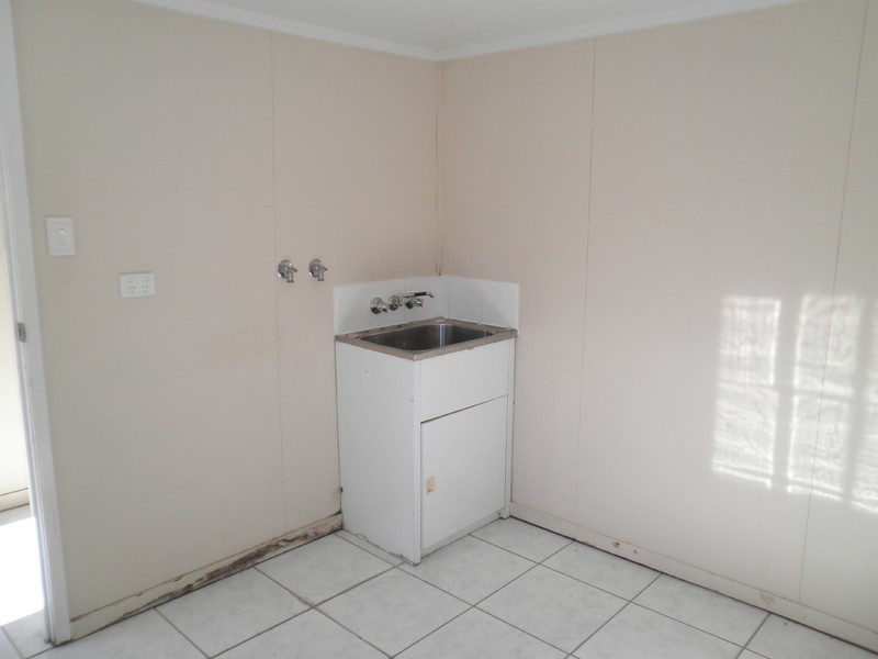 27 Denman Street, Leichhardt QLD 4305