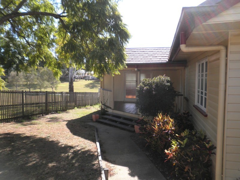 27 Denman Street, Leichhardt QLD 4305