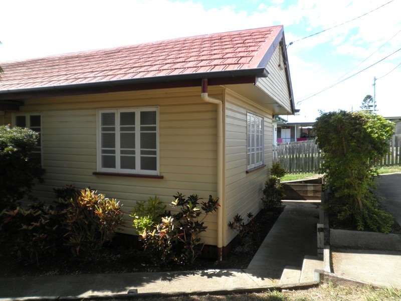27 Denman Street, Leichhardt QLD 4305