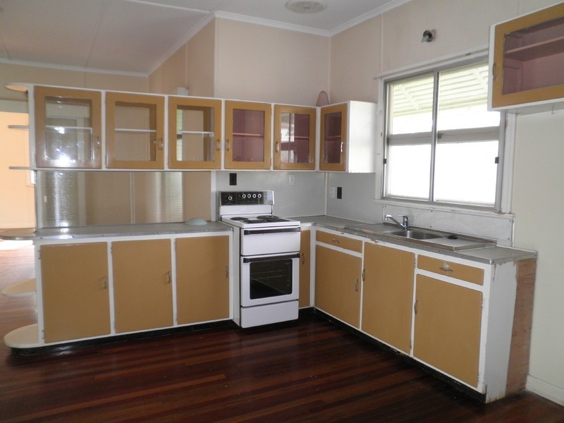 15 Pommer Street, Brassall QLD 4305