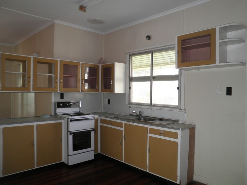 15 Pommer Street, Brassall QLD 4305