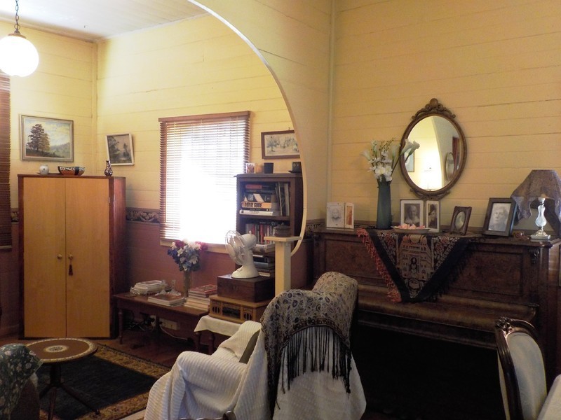 10 Thomas Street, Sadliers Crossing QLD 4305