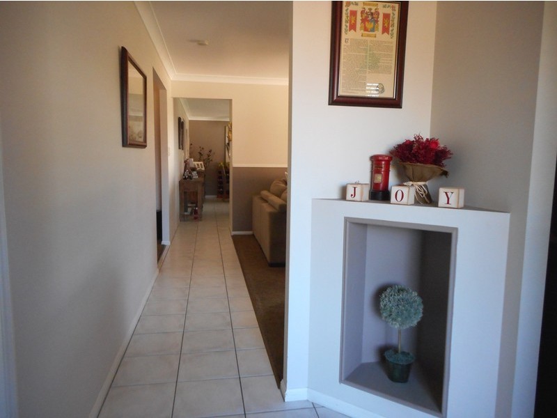 9 St Aubins Drive, Brassall QLD 4305
