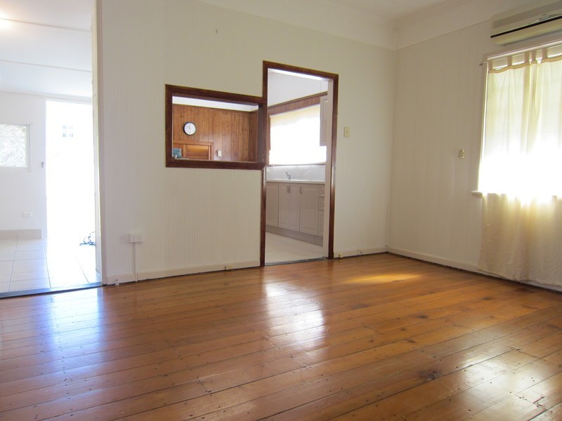 10 Freeman Street, North Ipswich QLD 4305
